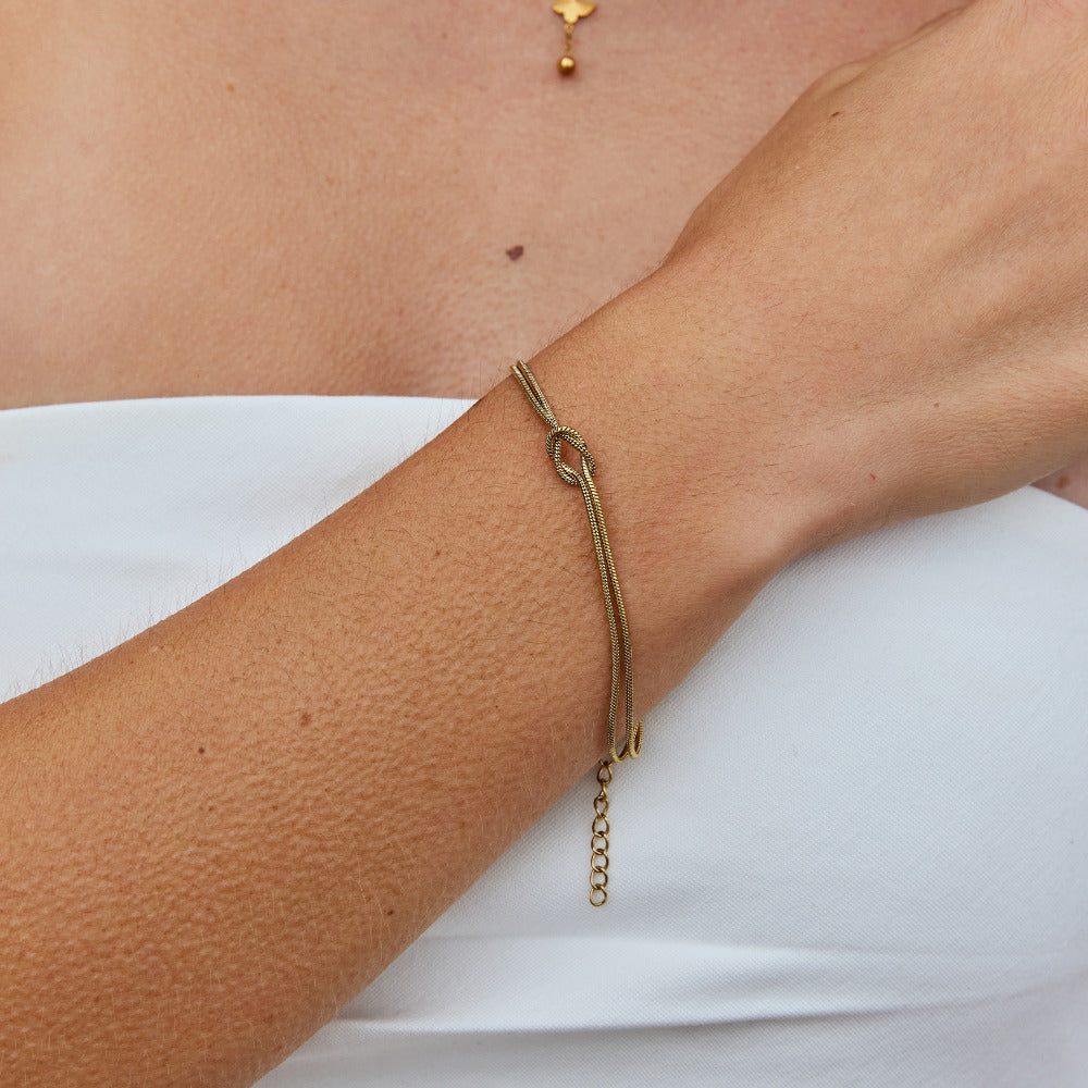 Knotted Gold Chain Bracelet